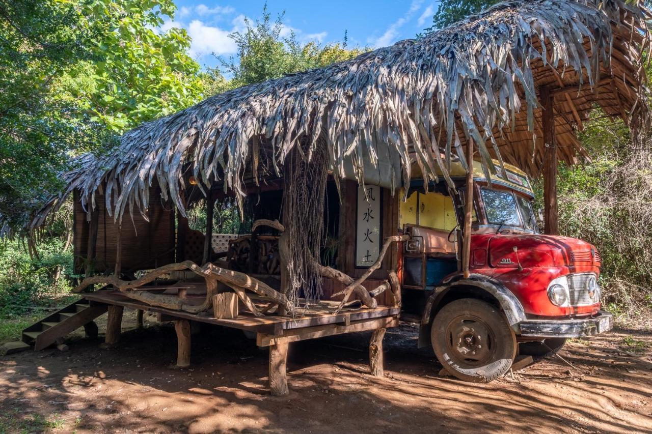 Banyan Camp Villa Hambegamuwa Eksteriør billede